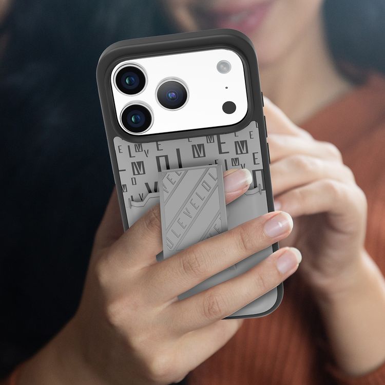 كفر Levelo Morphix GripStand مع حامل بطاقات لجهاز iPhone 17 Pro Max، تصميم فاخر مطبوع، ممتص للصدمات، حواف مرتفعة للكاميرا والشاشة، حامل مغناطيسي - باللون الرمادي الغيمي.