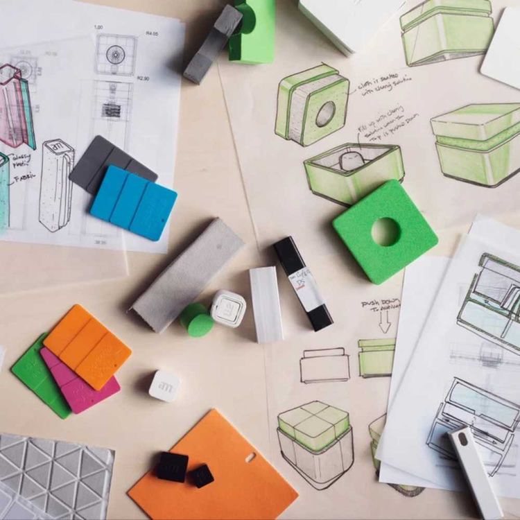 AM Denmark Blast All-in-One Spray & Cloth Screen Cleaner for Large Displays - Portable Microfiber Screen Cleaning Atomizer Removes Microbes & Bacteria - Travel-friendly - Gray