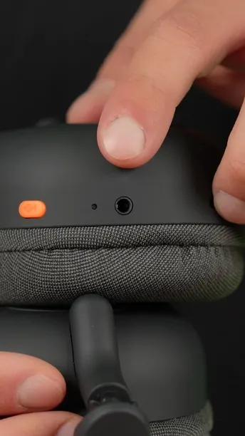 Green Lion Sunstone  Headphone, 10m Working distance, AUX Support & Microphone, 36 hrs (BT) Playing Time, 3.7V 300 mAH