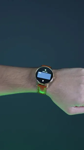 Buy Green Lion Lunar AMOLED Smart Watch in UAE |  1.32 Inch Display - Silver Color |  (GNLUSWAMLDSL)