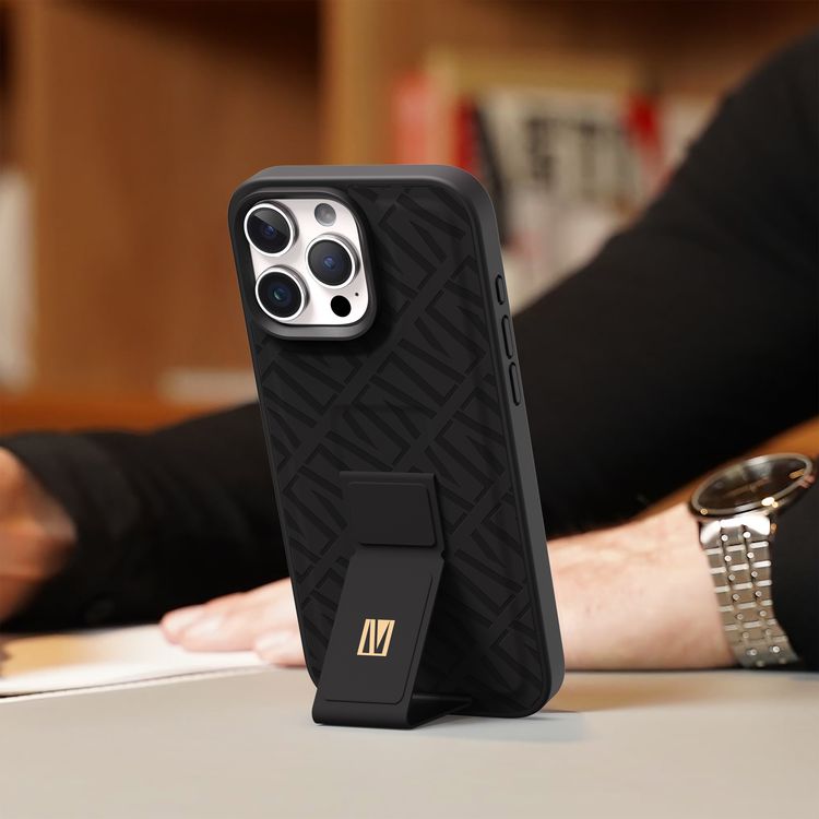 كفر حماية ليفيلو مورفيكس كويرو بمسند لهاتف آيفون 16 برو، قبضة مدمجة، سهل التركيب، زوايا مقاومة للصدمات - أسود