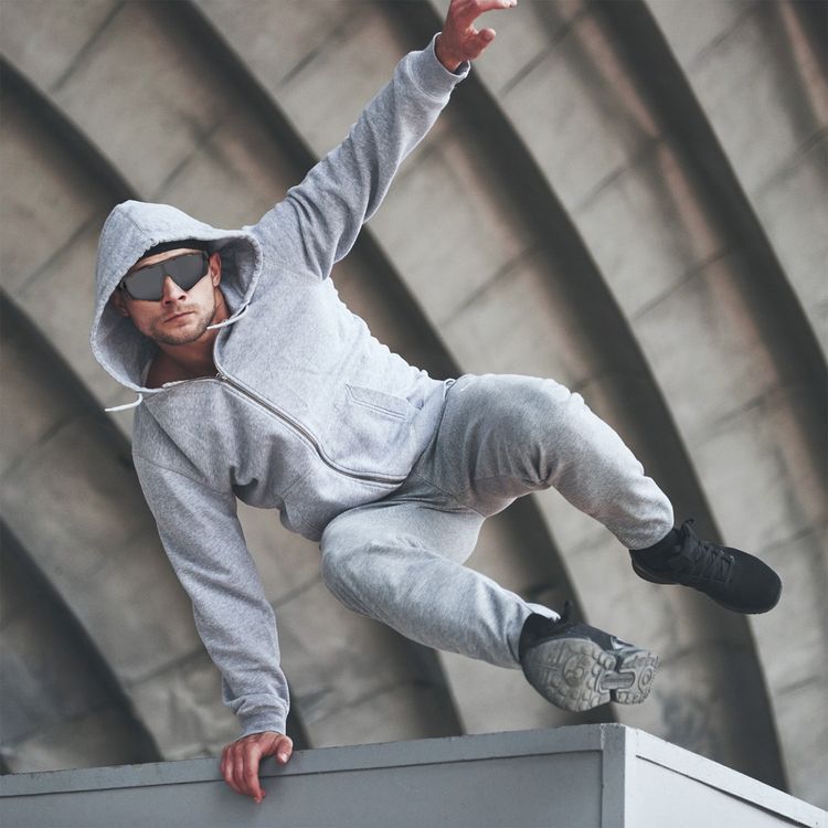 نظارات رياضية ذكية من جرين ليون أدفنتشر بإطار مهوّج، ميكروفون مزدوج، وقت تشغيل 5 ساعات، كاميرا عن بُعد، شحن مغناطيسي، بلوتوث بإصدار V5.4 - لون أسود