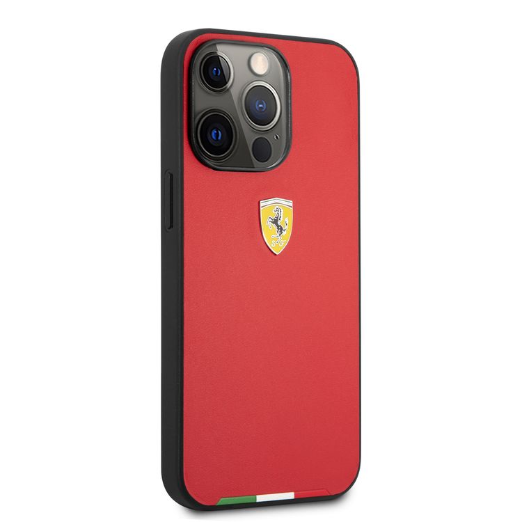 فيراري حافظة صلبة PU ناعمة وشعار معدني بخط العلم الإيطالي لهاتف iPhone 13 Pro Max (6.7 بوصة) - أحمر