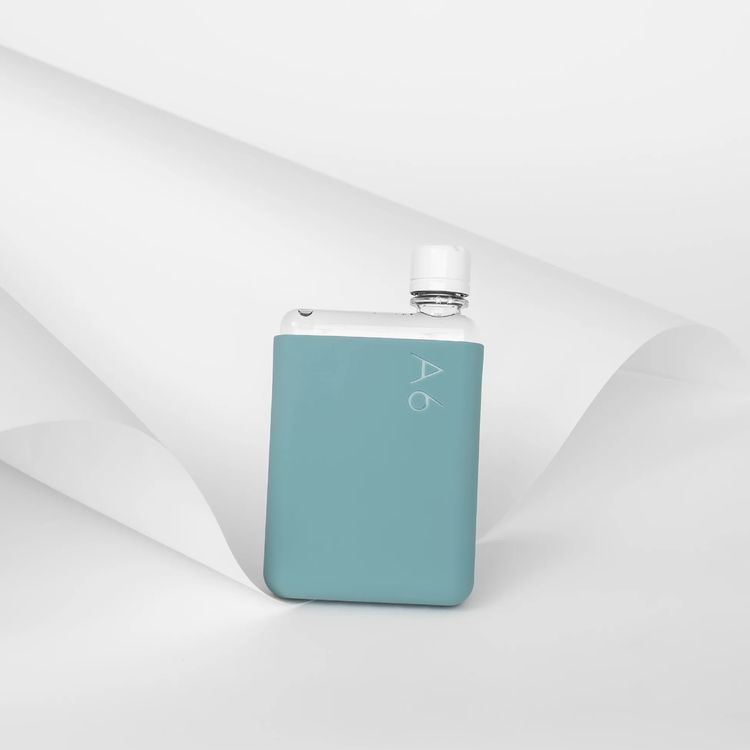 غطاء سيليكون لزجاجة Memobottle A6 مع عزل حراري، مادة غير سامة، حماية من السقوط، تشطيب غير لامع، ناعم وأنيق - لون بحر الضباب