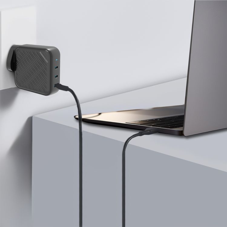 Powerology 140W Dual PD GaN Charger with Built-in Safeguards, 18W USB-A Output, UK 3-Pin Plug, Laptop Charging Compatibility, Triple-Port Fast Charging - Black