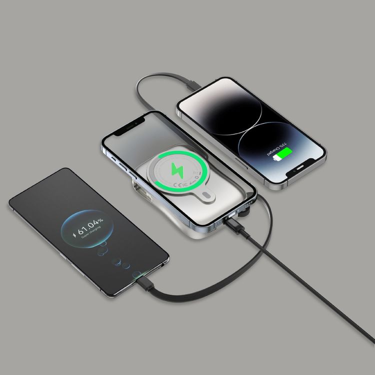 بنك الطاقة جرين ليون MagPulse بسعة 10000mAh بتقنية MagSafe مع شاشة رقمية، كابلات مدمجة Lightning وType-C، تصميم محمول وخفيف الوزن، توصيل طاقة بقوة 30 واط، شحن سريع - التيتانيوم.