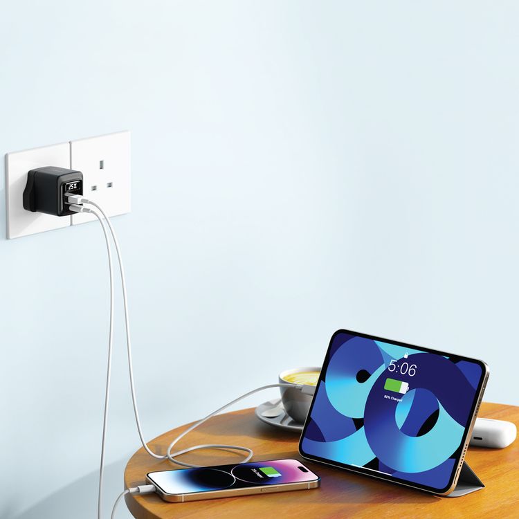 Porodo GaN Wall Charger with USB-C to USB-C Cable, 1m Cable Length, USB-A & USB-C Ports, 25W Power Delivery, Built-in Safeguards, Fast Charge Support, Multiple Device Charging, Digital Display - Black