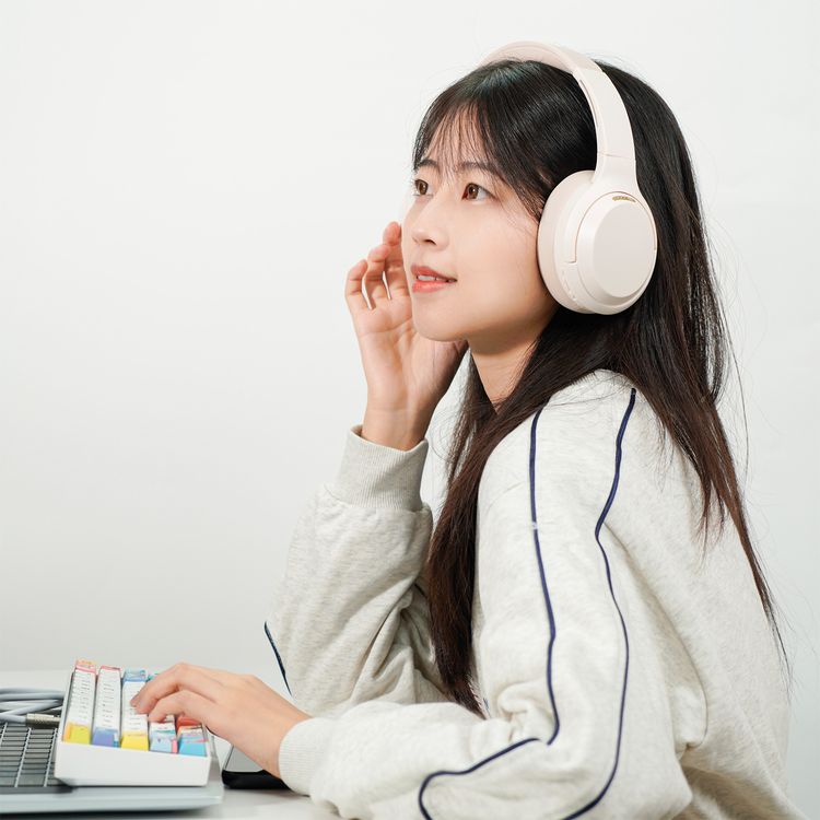 Porodo Soundtec Eclipse Wireless Over-Ear Headphones, High-Clarity Mic with ENC, 50 Hours Playtime, 400mAh Battery, Multi Function Buttons, Type C Charging, Compatible with All Phones for Enhanced Music and Calls - White/Gold