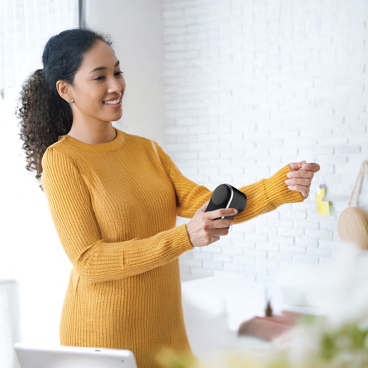 كاشط الوبر جرين ليون إكس مزود بمحرك ذو 6 شفرات، و3 سرعات، وبطارية بسعة 800 مللي أمبير، ووقت عمل من 60 إلى 80 دقيقة، وعرض للبطارية، وقوة 5 واط، وحاوية وبر بسعة 50 ملل، وحماية أمان، ومناسب للسفر - أسود.