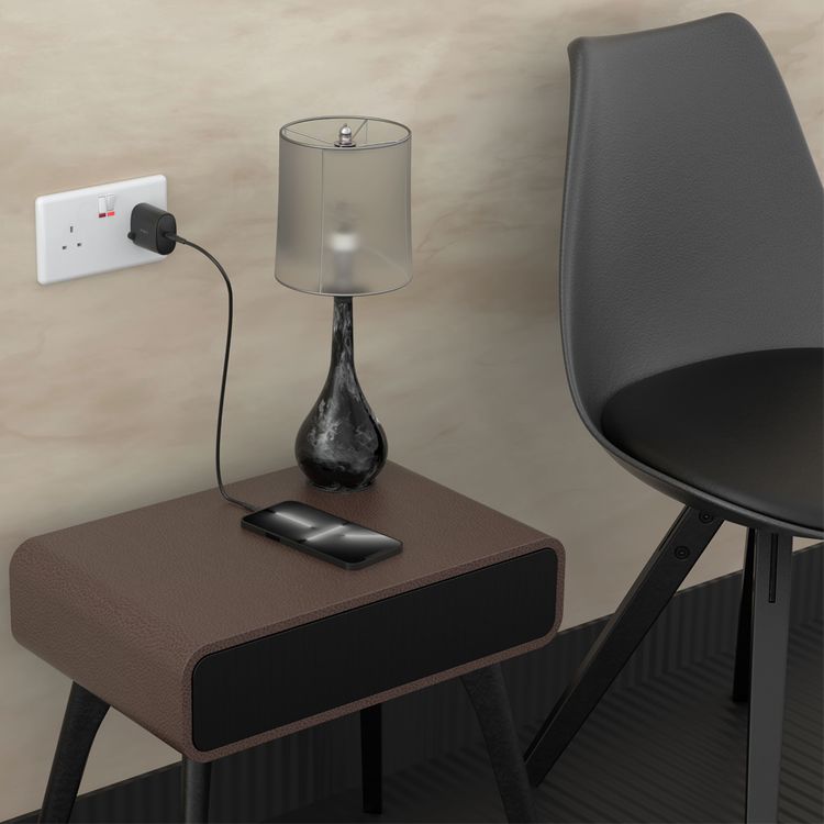 باوا شاحن السفر الصلب بقوة 20 وات PD - أسود