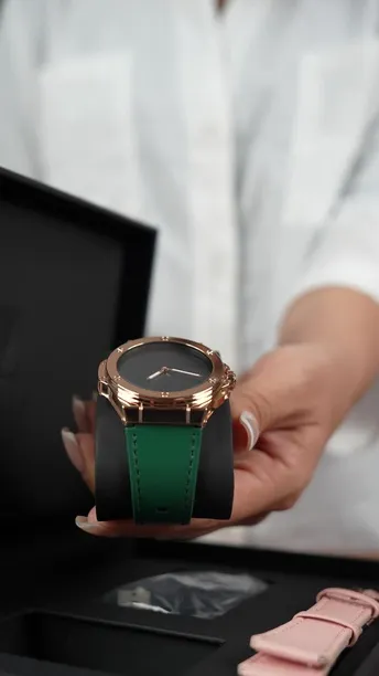 اطلب ساعة Levelo Oak Automatique Hybrid الذكية في الإمارات العربية المتحدة | شاشة Amoled - اللون الأسود |  (LVLOAHSBK)