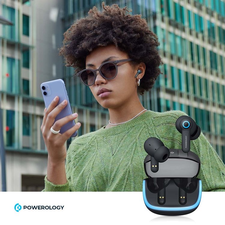 سماعات أذن لاسلكية Powerology Quad Mic ENC True، وقت تشغيل يصل إلى 6 ساعات، بلوتوث 5.3، شحن من النوع C، مسافة نقل 10 أمتار، أضواء RGB - أسود
