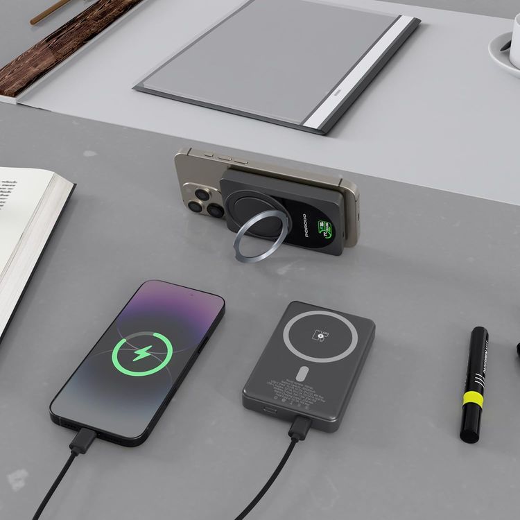 بنك طاقة لاسلكي Porodo Qi2 بسعة 10000 مللي أمبير/ساعة مع شاشة TFT ذكية في الوقت الفعلي، مدخل ومخرج Type-C، شحن سريع 20 وات PD، شحن لاسلكي 15 وات، مخرج شحن ساعة ذكية بحد أقصى 2.5 وات، حامل حلقي دوار 360 درجة - رمادي غامق