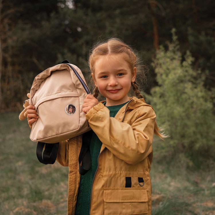 Porodo Robo Tag 1.85" Badge Magic Pro with Round HD Screen, USB-C Charging Interface, Adjustable Brightness, High-Definition Screen, Badges Image Transfer, Bluetooth Version 5.4, Sensitive Touch Control, Multi-Color Option, Image Display + GIF Animation + 3-Second Video Display Mode - White