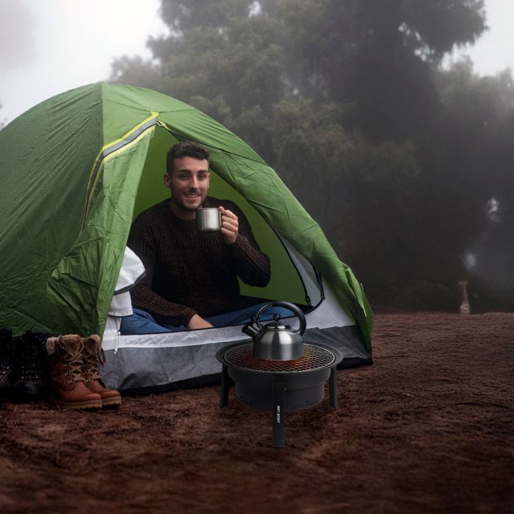 شواية جرين ليون جريل سفير القابلة للطي مع حقيبة حمل، مصنوعة من الفولاذ، حجم شبكة الطهي Ø29 سم، وعاء فحم جيد التهوية، سهلة التنظيف، إعداد طبخ متعدد الطبقات، أرجل متينة وثابتة - أسود.