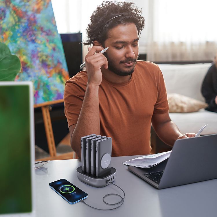 Powerology 4-in-1 10000mAh Power Bank Station with Built-in Lightning/Type-C Cable, 20W Power Delivery, 15W Maximum Wireless Output, UK 3-Pin Power Plug - Black