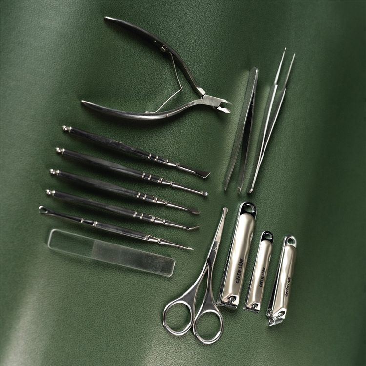 Green Lion 13-in-1 Manicure Kit with Lancet Tool, Tweezer, Slanted Nail Clipper, Standard Nail Clipper, Large Nail Clipper, Cuticle Scissors, Cuticle Nipper, Cuticle Pusher, Nail Cleaner, Dead Skin Scraper, Nail Art Tool, Peeling Knife & Glass Nail File, Non-Slip Texture - Brown