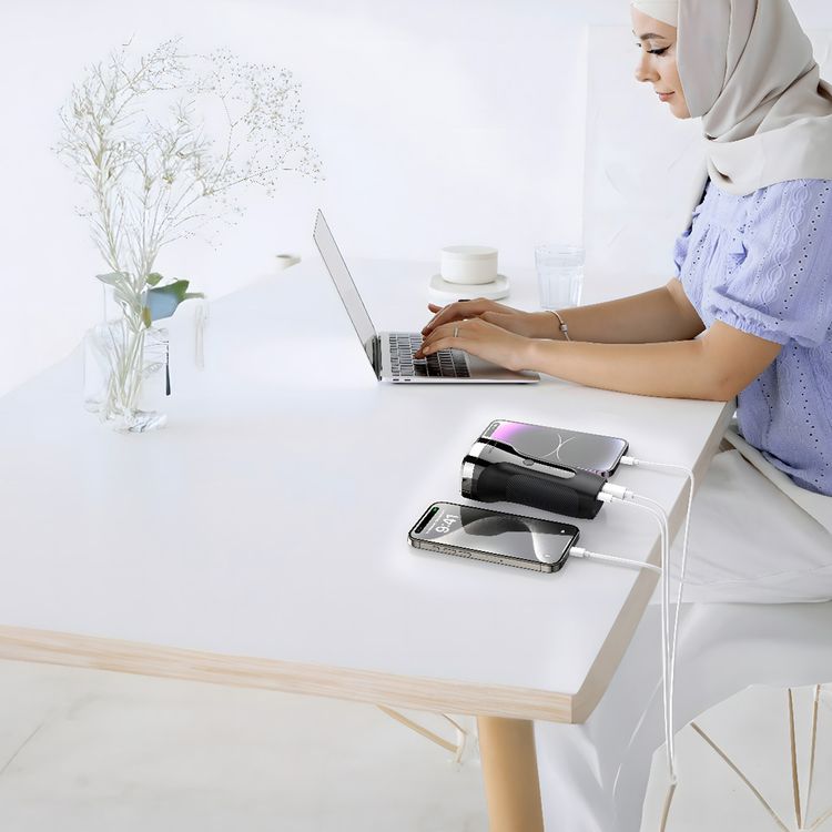 Green Lion Duo Bakhour with 8000mAh Power Bank, More than 50 Times Burning Cycle, LED Indicator, Charging Protection, 90 Seconds Auto Power-Off, 18W Power - Black