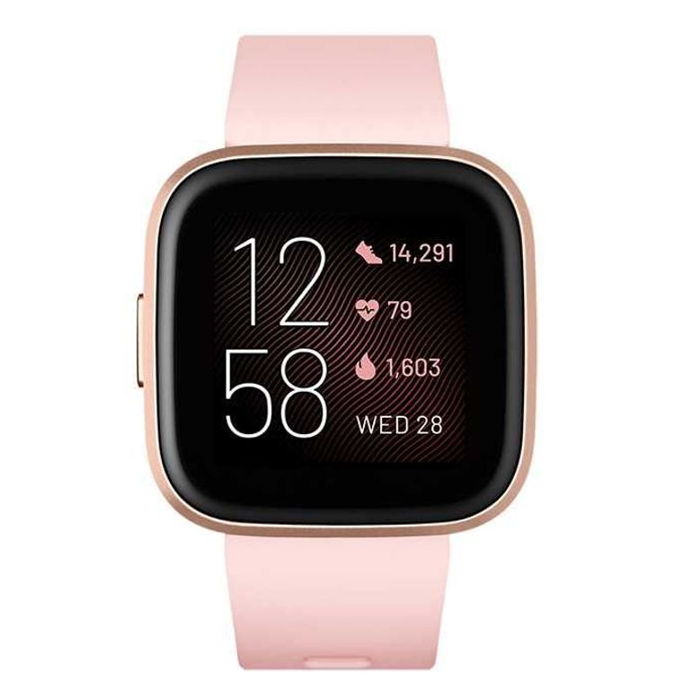 فيتبيت فيرسا 2 سوار معصم للياقة البدنية مع متتبع معدل ضربات القلب وساعة ذكية مدمجة من أمازون أليكسا ، 24/7 معدل ضربات القلب وتتبع النوم ، فيتبيت بي ، عمر بطارية 5+ أيام - وردي فاتح