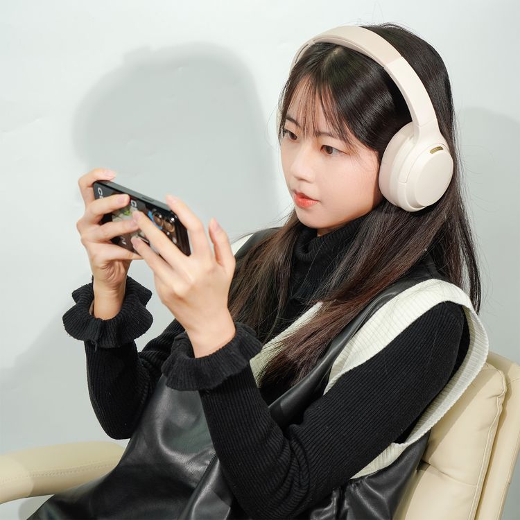 Porodo Soundtec Eclipse Wireless Over-Ear Headphones, High-Clarity Mic with ENC, 50 Hours Playtime, 400mAh Battery, Multi Function Buttons, Type C Charging, Compatible with All Phones for Enhanced Music and Calls - White/Gold