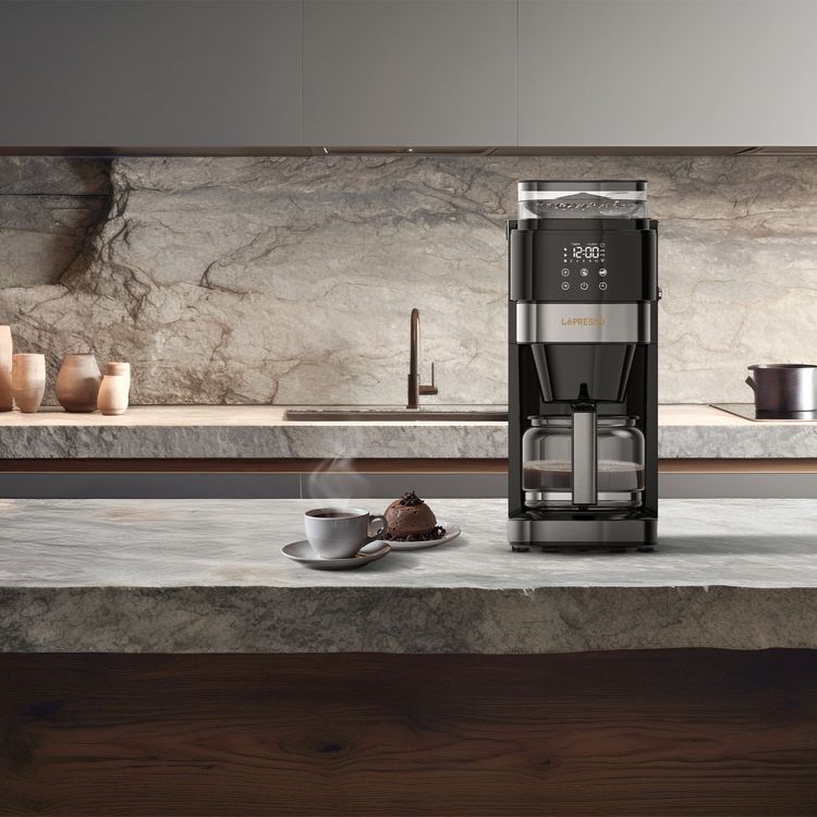 آلة تحضير القهوة LePresso مع طاحن الحبوب وسعة خزان ماء 1.35 لتر، قوة تخمير قابلة للتخصيص، طاقة مقيمة 900 واط، وظيفة الحفاظ على السخونة، لوحة تحكم رقمية - أسود