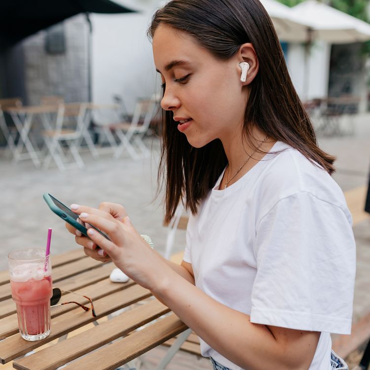 Green Lion River True Wireless Earbuds with ANC + ENC Clarity, Up to 7 Hours of Playtime, Smart in-Ear Detection, Bluetooth Version 5.4, -42dB Noise Reduction, 35 Hours Standby Time - Cream