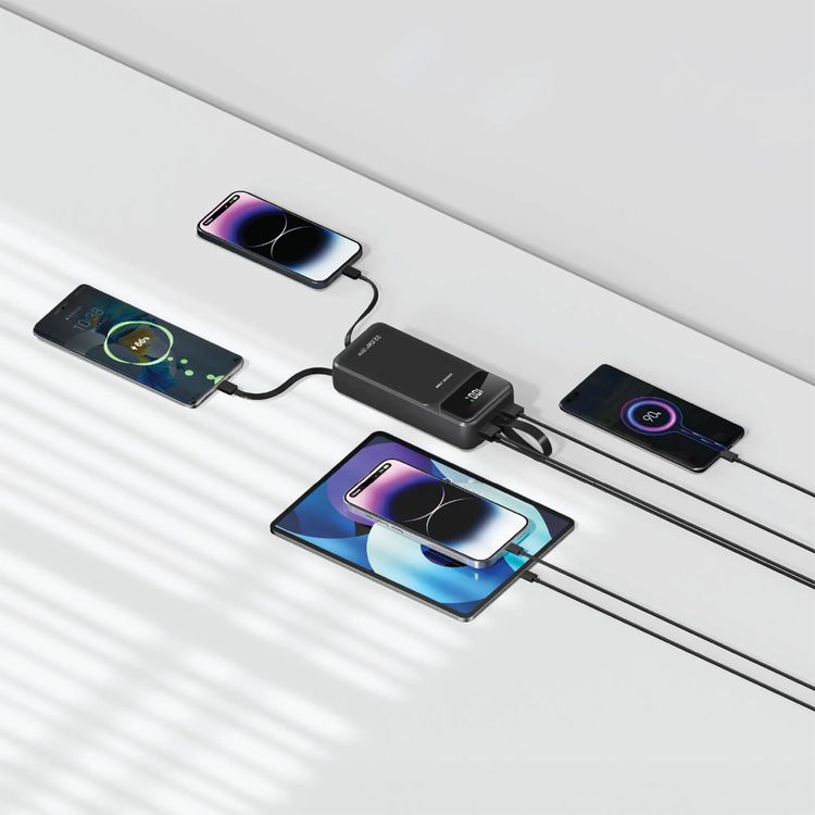 باور بانك باور بانك من جرين ليون، 30000 مللي أمبير، PD 22.5 وات مع كابل شحن سريع، محمول، كابلات مدمجة من النوع C وLightning، حزام جلدي، حماية للشحن - أسود