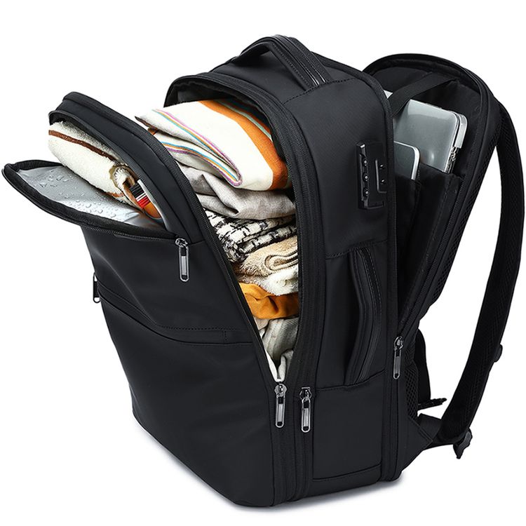 حقيبة ظهر للسفر من جرين لايون تشيلسي بمساحة قابل للتوسيع، تناسب الأجهزة حتى 17.3 بوصة، 3 أقسام كبيرة، مقاومة للرش، قفل بحزام على الصدر - باللون الأسود