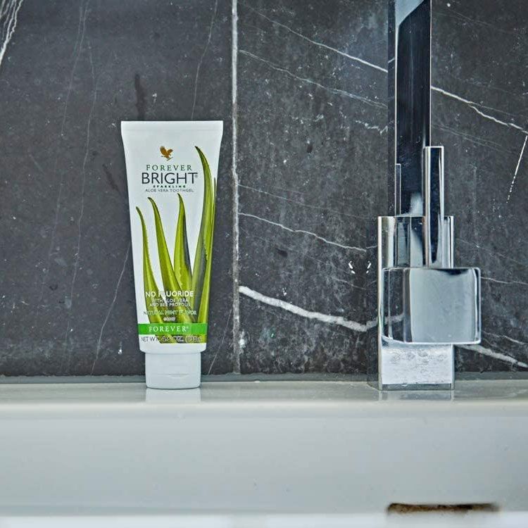 جل أسنان فوريفر برايث، خالي من الفلورايد والجلوتين، 130 جرام