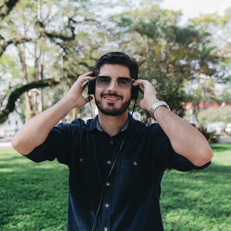 نظارات جرين ليون غالواي الذكية بتقنية ENC، تحكم باللمس، حتى 5 ساعات من وقت التشغيل، نطاق نقل يصل إلى 10 أمتار، عدسات فوتوكرومية مضادة للضوء الأزرق، حماية UV400، مساعد صوتي - أسود