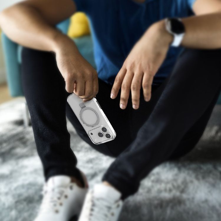 Levelo Verona MagSafe Kickstand Hybrid Case for iPhone 17 Pro, TPU, PC & Aluminum Material, Drop-Tested, Raised Bezels for Camera & Screen, Shock-Resistant Bumper, Multi-Functional Ring Kickstand - Transparent