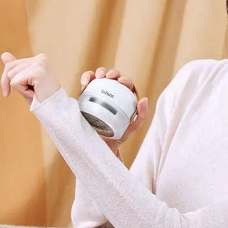 مزيل الوبر القابل لإعادة الشحن لوفانز CS-622 - أبيض