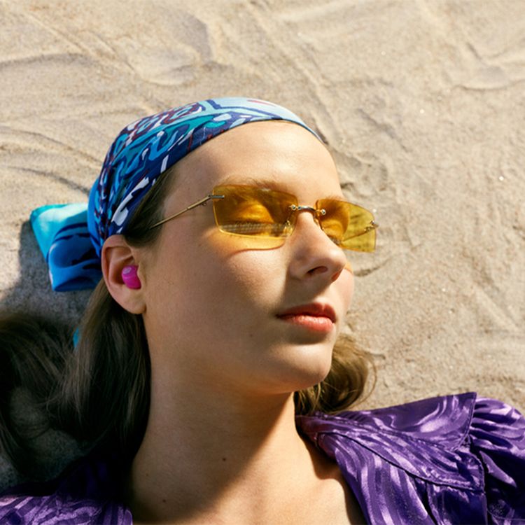 Urbanista Lisbon True Wireless Earbuds, Touch Controls, Compact Size, Siri and Google Voice Assistant, Up to 27 Hours Playtime, 2 Bluetooth Class, ≤10 m Bluetooth Range - Blush Pink