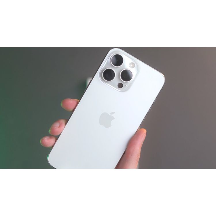 واقي عدسة Liberty Guard iPhone15 Pro Max /15Pro مع مجموعة التثبيت وتقنية الطلاء المضاد للانعكاس - تيتانيوم أبيض