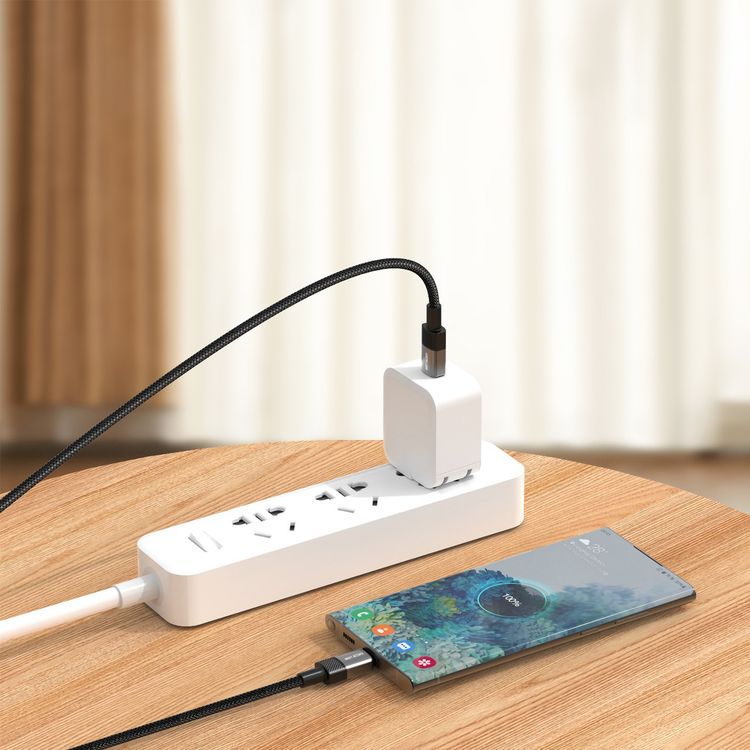 Green Lion Spark 60W USB-C to USB-C Cable, 480Mbps Transfer Speed, Wide Compatibility, Charge & Sync, Secure & Safe, 60W Charging Output, 10000 Bends Lifespan - Black