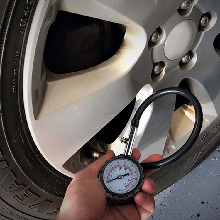 ROADPOWER 4×4 Tire Pressure Gauge 100 PSI, Accurate Heavy Duty Gauge for Cars, Trucks, SUVs, and Motorcycles