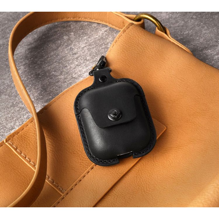 محفظة Twelvesouth Airsnap الجلدية لسماعات AirPods من الجيل الأول والثاني مع مشبك سهل الاستخدام، مواد عالية الجودة، واقية وأنيقة 