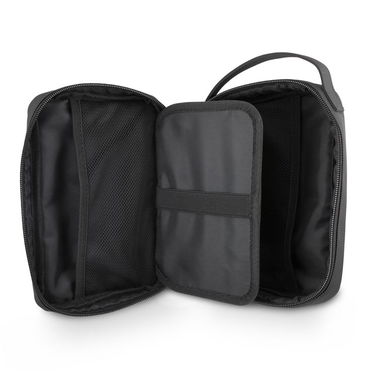 حقيبة يو إس بولو أسن نايلون للأجهزة اللوحية، مزودة بمنفذ USB، وجيب شبكي، وسحاب إغلاق، ومقابض حمل، ومساحة واسعة، وخفيفة الوزن، وسهلة الحمل - لون أسود