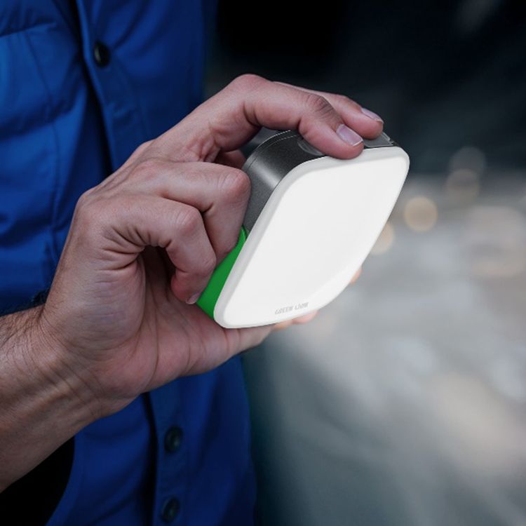 ضوء LED محمول من جرين لايون لومينيكس مع بنك طاقة مدمج، يصل إلى 24 ساعة من وقت العمل، و5 وضعيات للضوء، وشاشة رقمية وتحكم باللمس، قابل لتعديل السطوع، بقوة 10 واط - رمادي