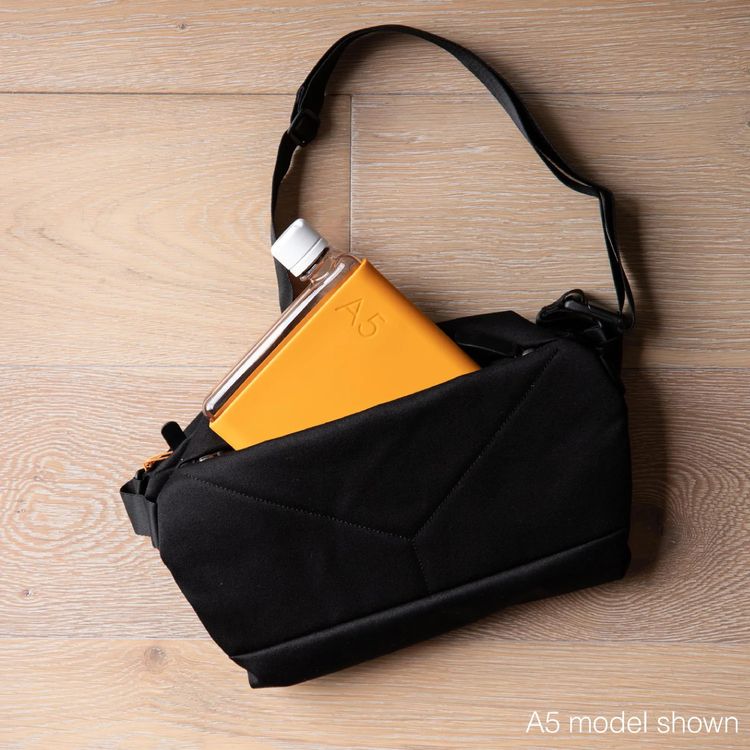 جراب سيليكون لميدلد الماء A6 مع عزل حراري، مادة غير سامة، حماية من السقوط، طلاء غير لامع، ناعم وأنيق - لون برتقالي ماندارين