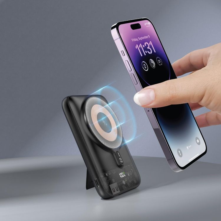 باور بانك Lucid ماج سيف 10000 مللي أمبير من Green Lion، شاشة رقمية، شحن سريع PD 20 وات، مغناطيسات قوية، شحن لاسلكي 15 وات، مخرج USB-C وUSB-A، منفذ Lightning، صغير الحجم وقابل للحمل - أسود