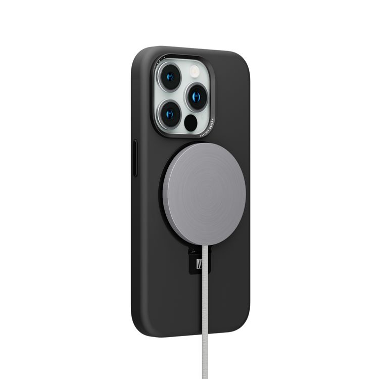 غطاء سيليكون Levelo Iris Pro Liquide لهاتف iPhone 15 Pro Max، Magsafe، مضاد للخدش، حواف مقاومة للصدمات، غطاء كاميرا من الألومنيوم - أسود 