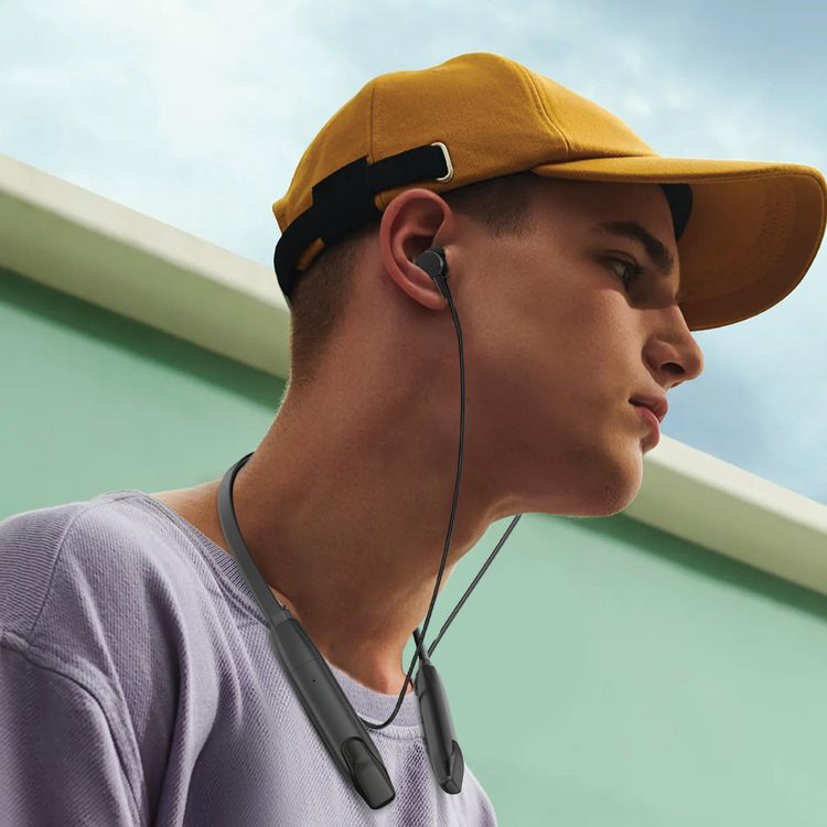 Green Lion Sevilla Wireless Neck Band Earphones with Control Buttons, Premium Sound, Comfortable to Wear, 1-2 Hours Charging Time, 20 Hours Playtime, 12m Effective Distance - Black