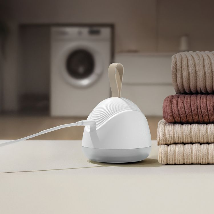 Porodo Lifestyle Fabric Shaver Lint & Bobbles Remover with Efficient 6-Blade Design, 5W Rated Power, 600mAh Battery Capacity, 1.5 Hours Working Time, USB-C Charging Interface, 7200RPM Motor Speed, 50mL Lint Bin Capacity - White