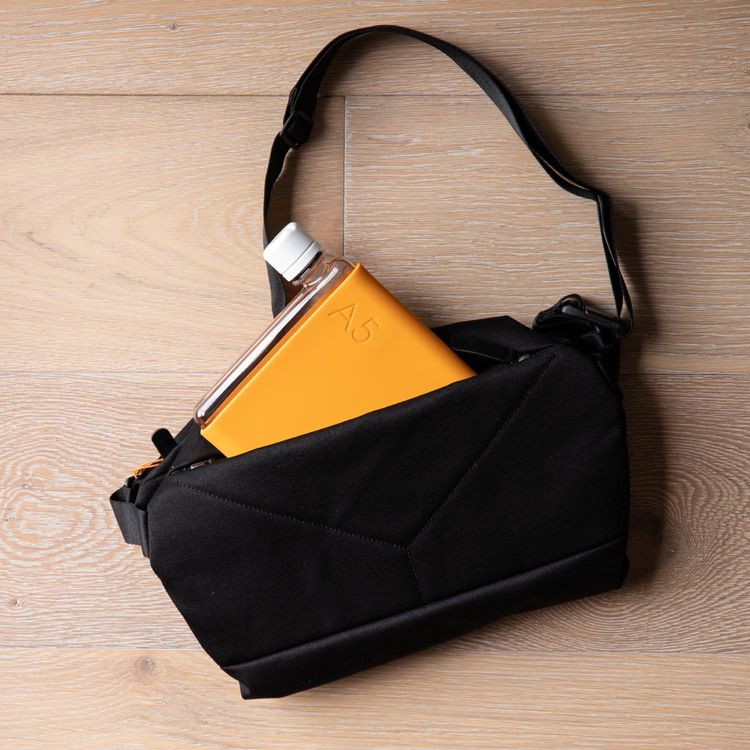 جراب سيليكون حراري لعزل الحرارة لزجاجة الميموبوتل A5، مصنوع من مواد غير سامة، حماية من الصدمات، بلمسة نهائية غير لامعة، ناعم وأنيق - لون المندرين