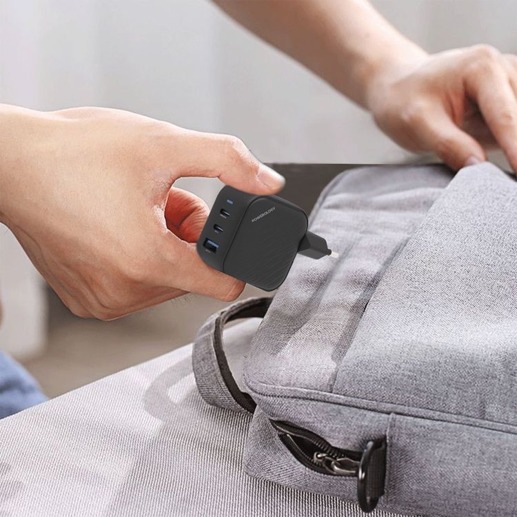 Powerology GaN Ultimate EU Dual PD Charger with 65W Power Delivery, 0%-60% Charge in 35 Minutes, 36W USB-A Output, Simultaneous Charging, Built-in Safeguards - Black