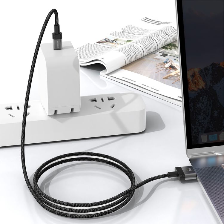 كابل الشحن المغناطيسي جرين ليون من USB-C إلى MagSafe 3 مع مادة من سبائك الألمنيوم، ضوء مؤشر ذكي، عمر يجتاز 10000 انحناء، امتصاص مغناطيسي، متوافق مع ماك بوك - أسود