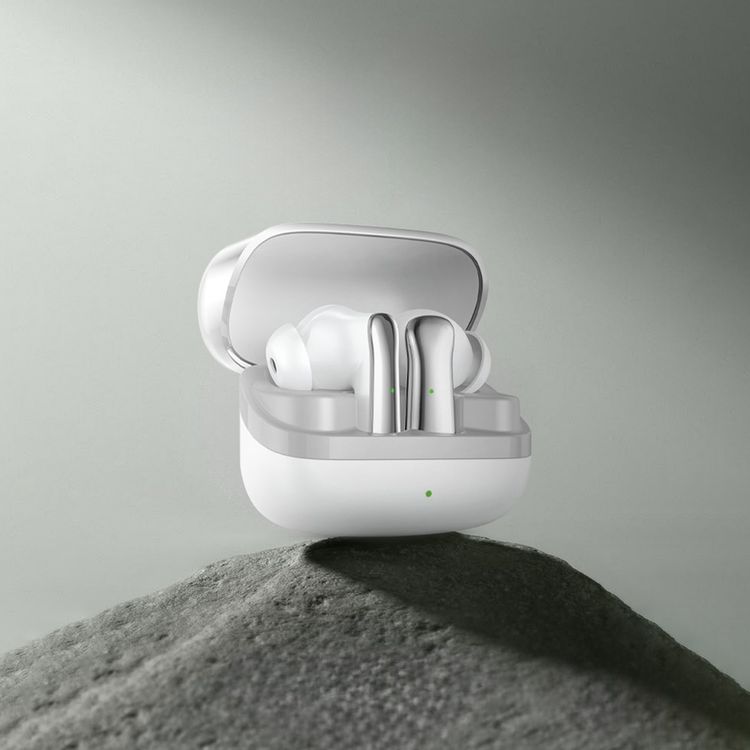 سماعات أذن لاسلكية حقيقية من جرين ليون مانشستر مصنوعة من مادة ABS، بطارية سماعات أذن 25 مللي أمبير/ساعة، بطارية حافظة 200 مللي أمبير/ساعة، إصدار بلوتوث 5.4، نطاق بلوتوث 12 مترًا، وقت استعداد 2000 ساعة، منفذ شحن من النوع C، وقت شحن 70 دقيقة، مقاومة للماء IPX3، تحكم باللمس - أبيض