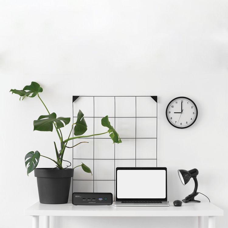 Powerology Omnix Desktop Charging Station with Dual AC Outlets, USB-A & 3 USB-C Ports, 3250W Max Power, 65W DC Output, UK 3-Pin Plug with 1.5m Length, GaN Technology, Built-in Safety Features - Black