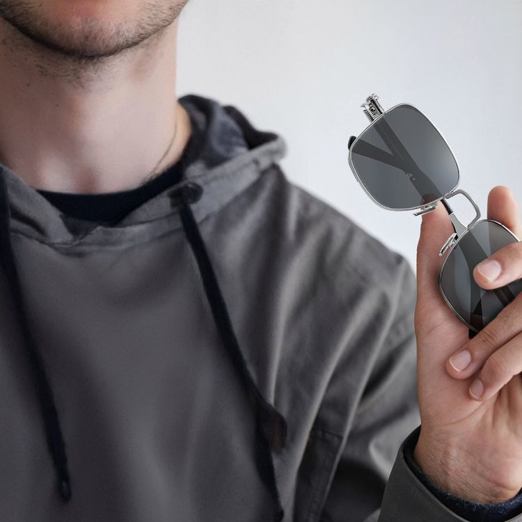 نظارات شمسية سينتينا من جرين ليون مع عدسات مستقطبة بعرض 50 مم، إطار يناسب بشكل مريح، وضوح بصري، عرض جسر 18 مم، حماية UV400، عرض ذراع 145 مم، تخفيف إجهاد العين - فضي